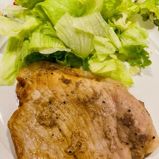 豚もも肉ブロックの塩こしょう焼き